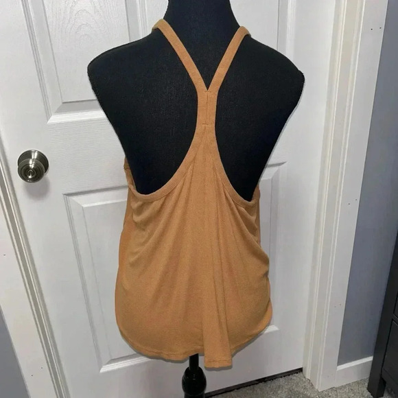 Zyia  Tank - Picture 3 of 5